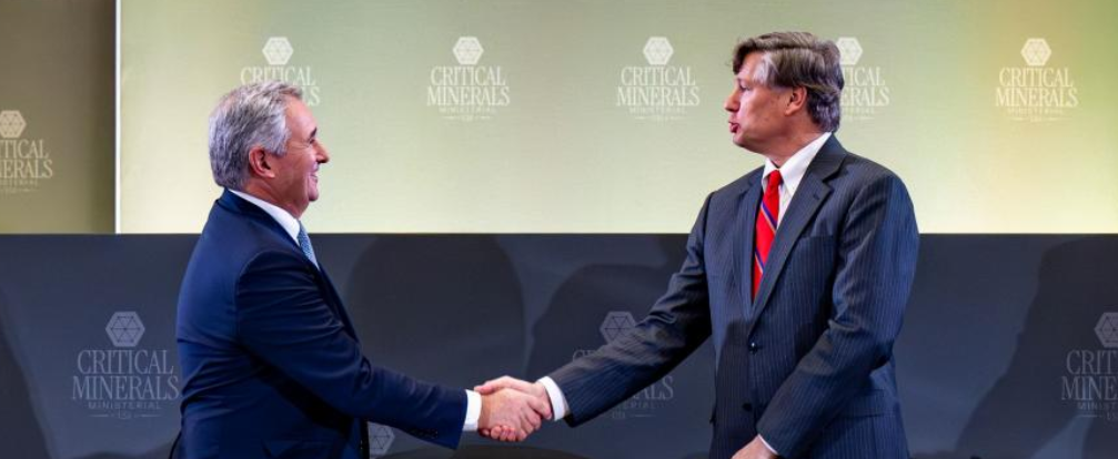 Argentina y Estados Unidos firman acuerdo estratégico sobre minerales ...